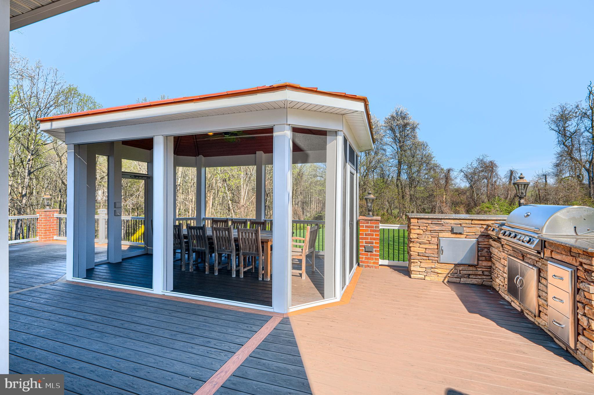 MARTIN MEADOWS - Residential