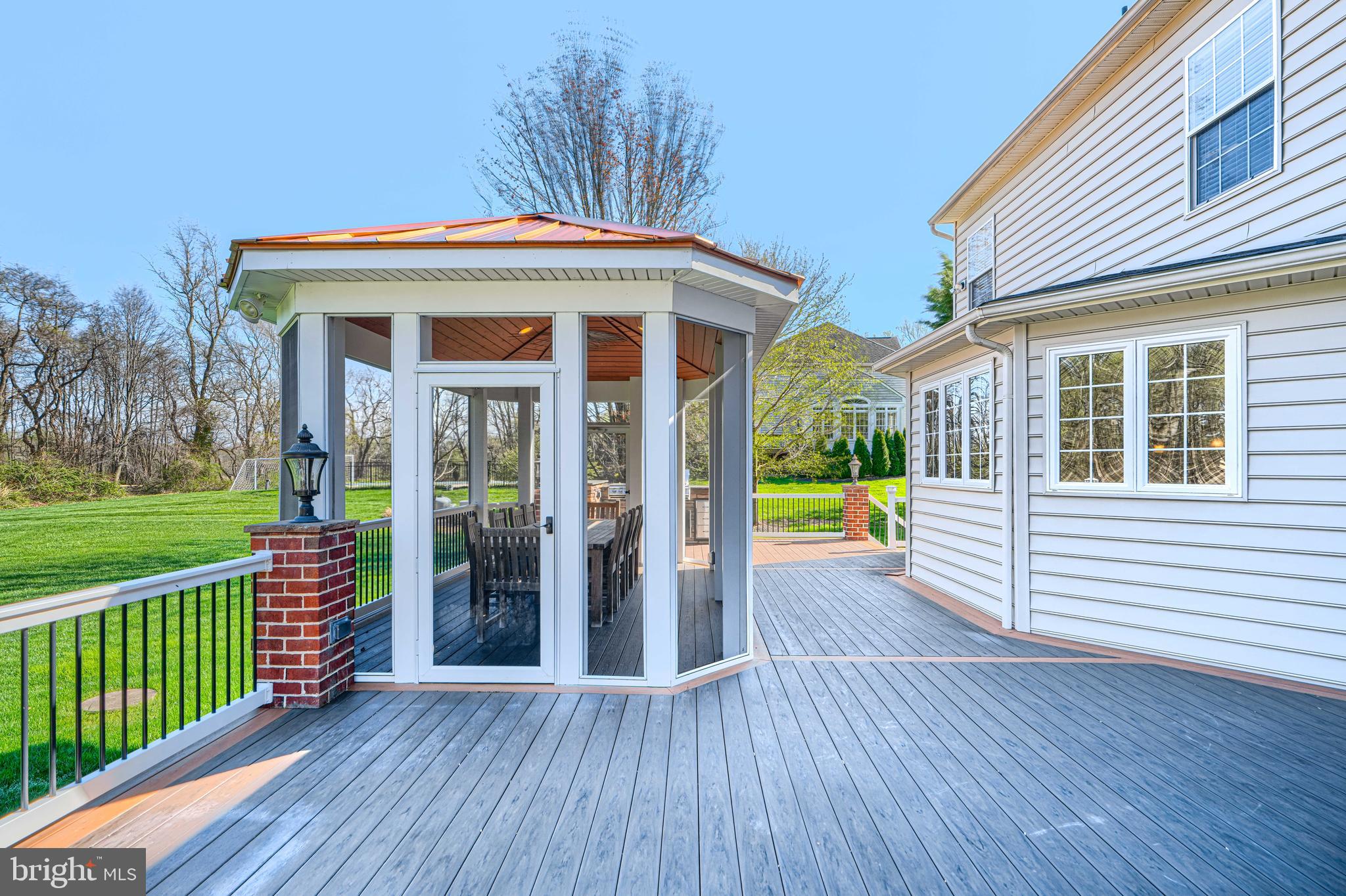 MARTIN MEADOWS - Residential