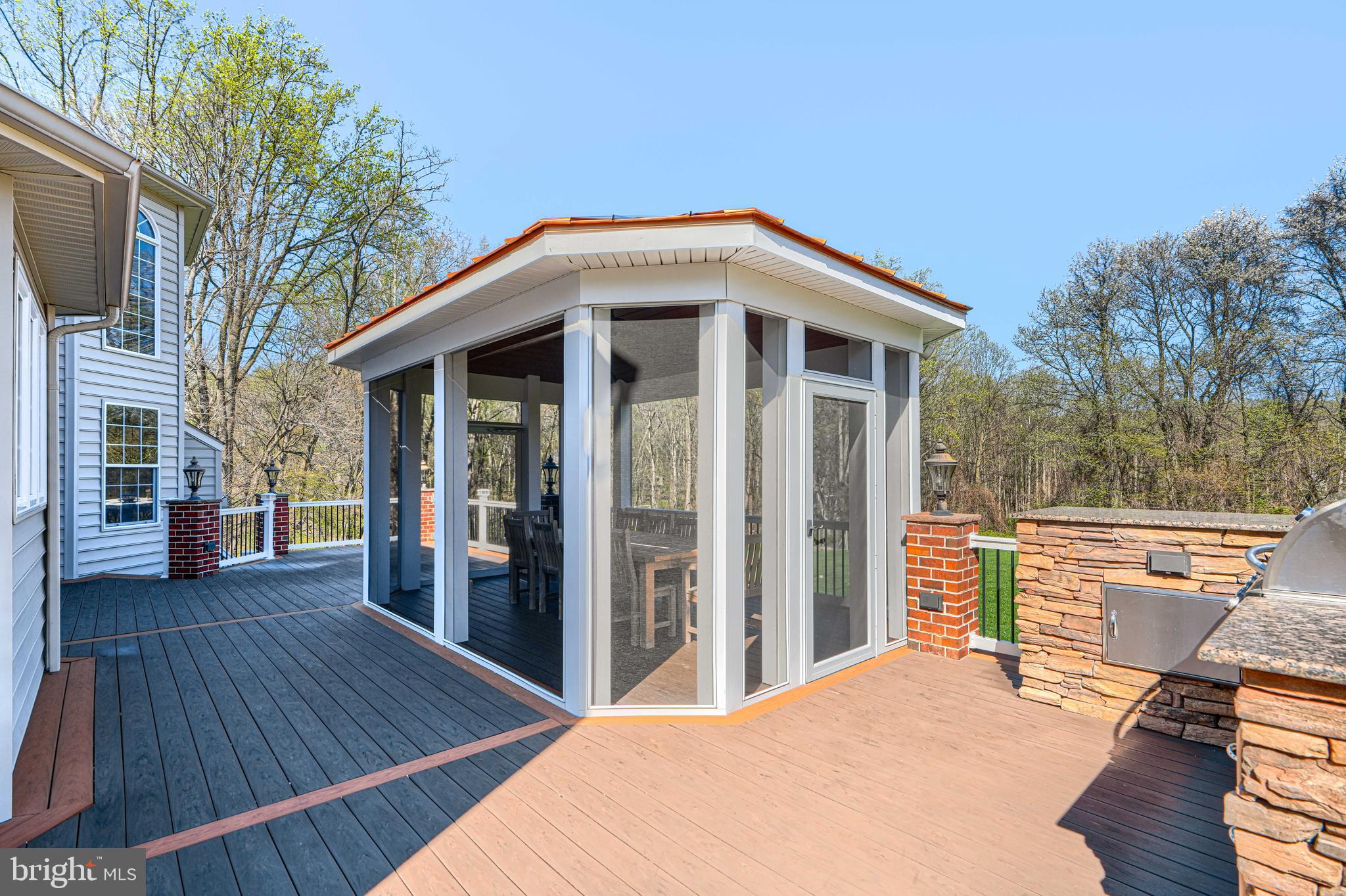 MARTIN MEADOWS - Residential