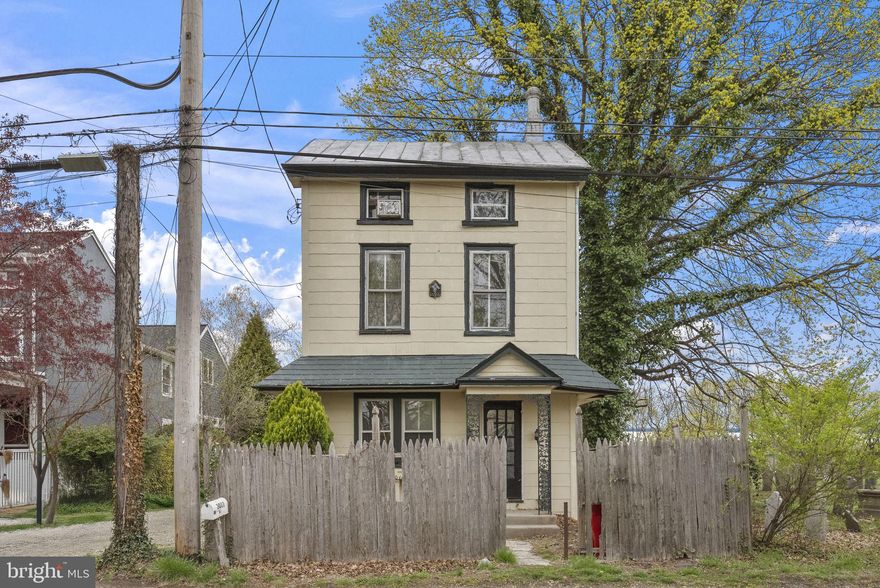 Welcome to 3011 Church Rd in amazing Whitemarsh Township—an incredible opportunity you don’t want to miss! This home is perfectly situated in a fantastic location, just minutes from everything you need. Featuring hardwood floors and located in the highly acclaimed Colonial School District, this property is calling all investors and handymen ready to bring their vision to life! Whether you're looking for your next project or a chance to create your dream home, this one has the potential—don't let it pass you by! Schedule your showing today!