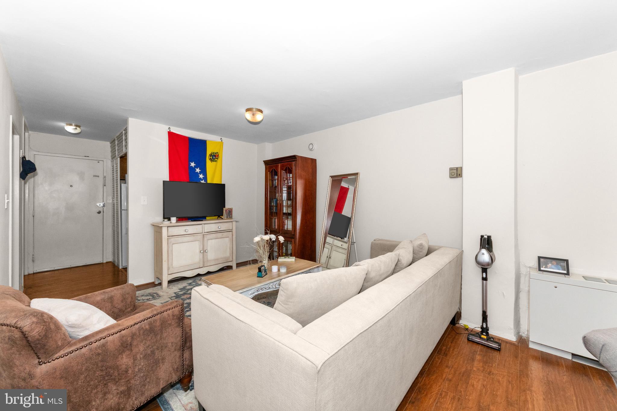 OBSERVATORY CIRCLE - Residential