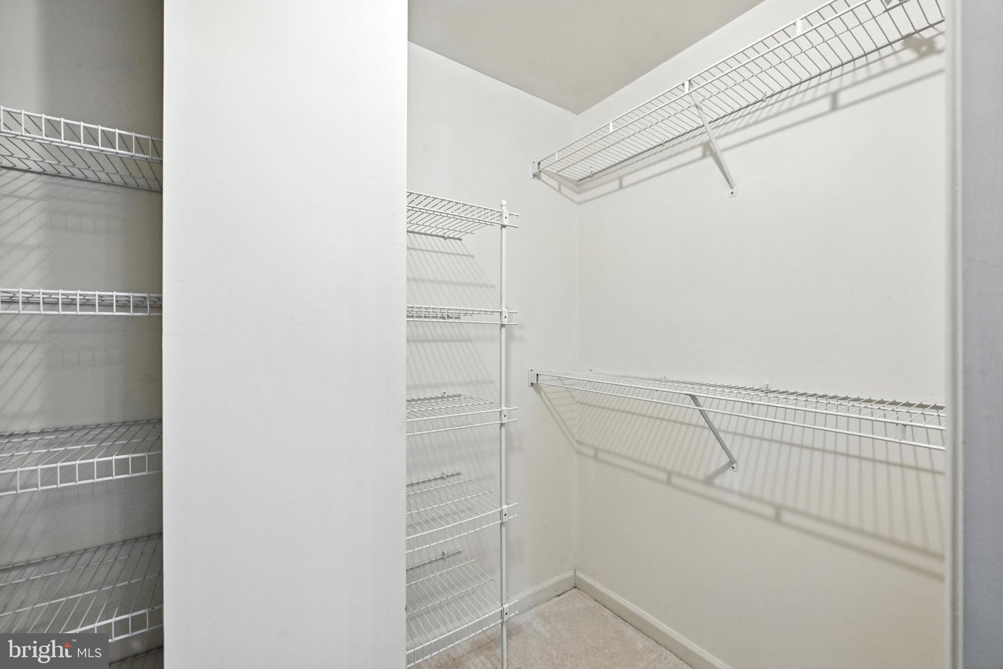 TOWNES AT FAIR LAKES GLEN - Residential