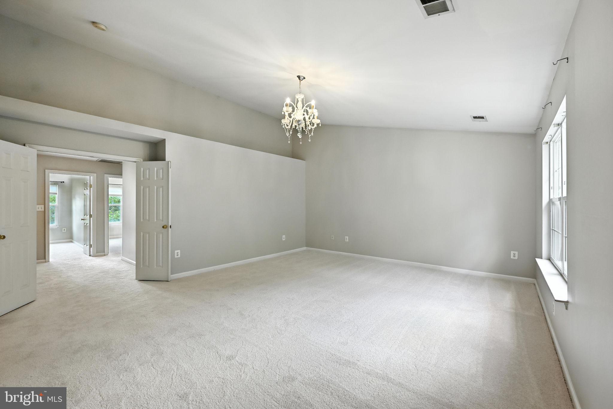 TOWNES AT FAIR LAKES GLEN - Residential