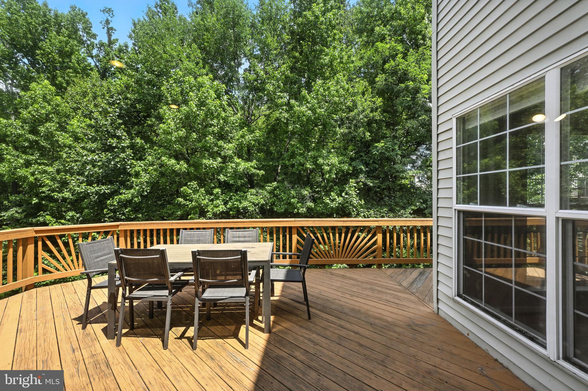 TOWNES AT FAIR LAKES GLEN - Residential