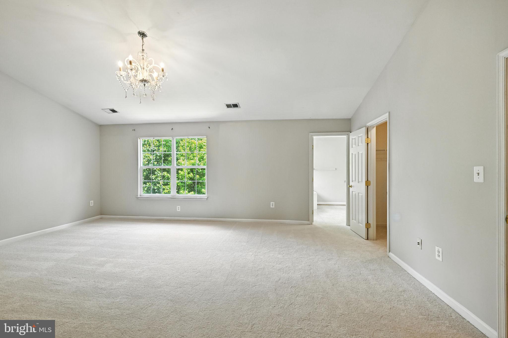 TOWNES AT FAIR LAKES GLEN - Residential