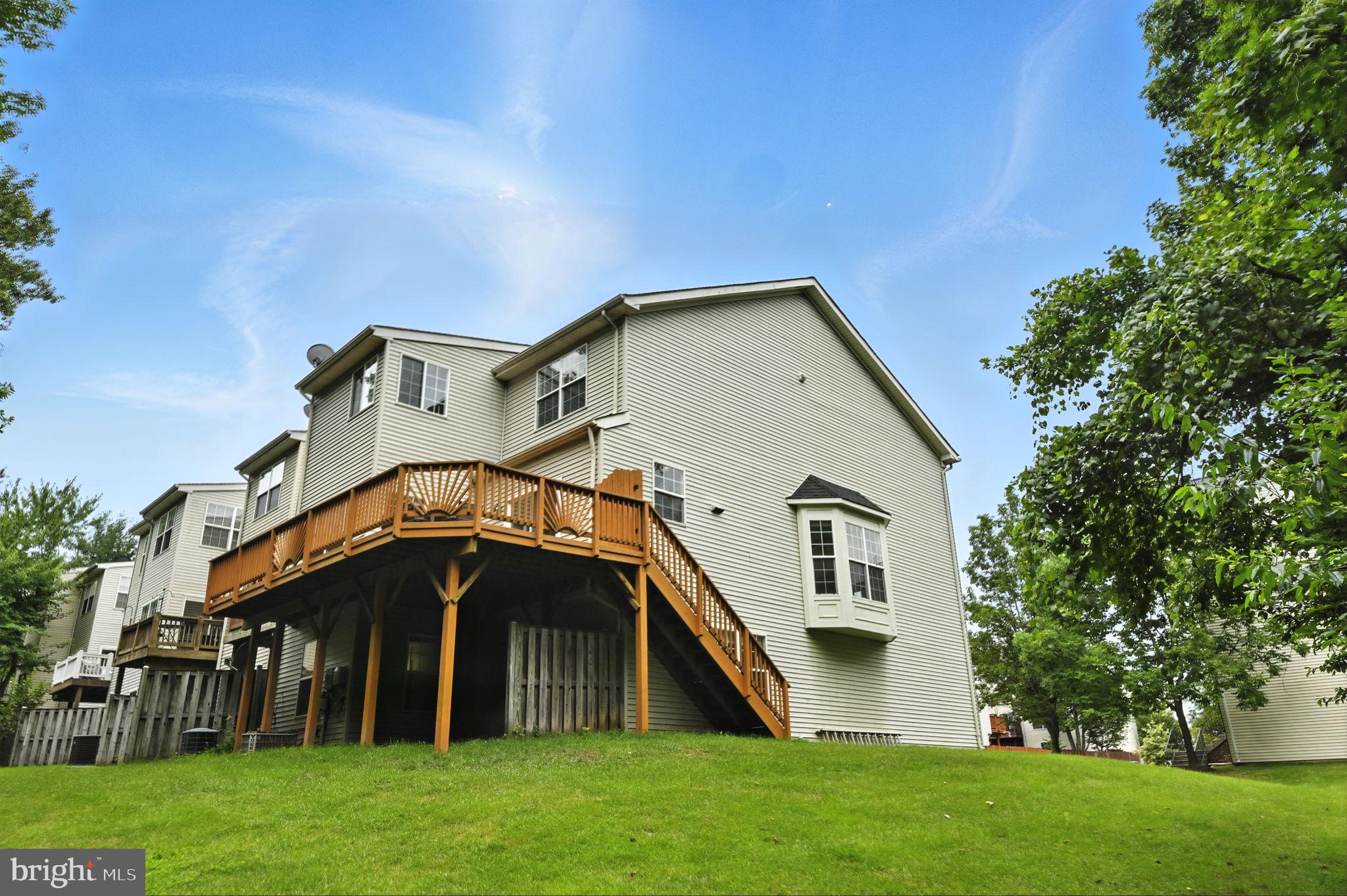 TOWNES AT FAIR LAKES GLEN - Residential