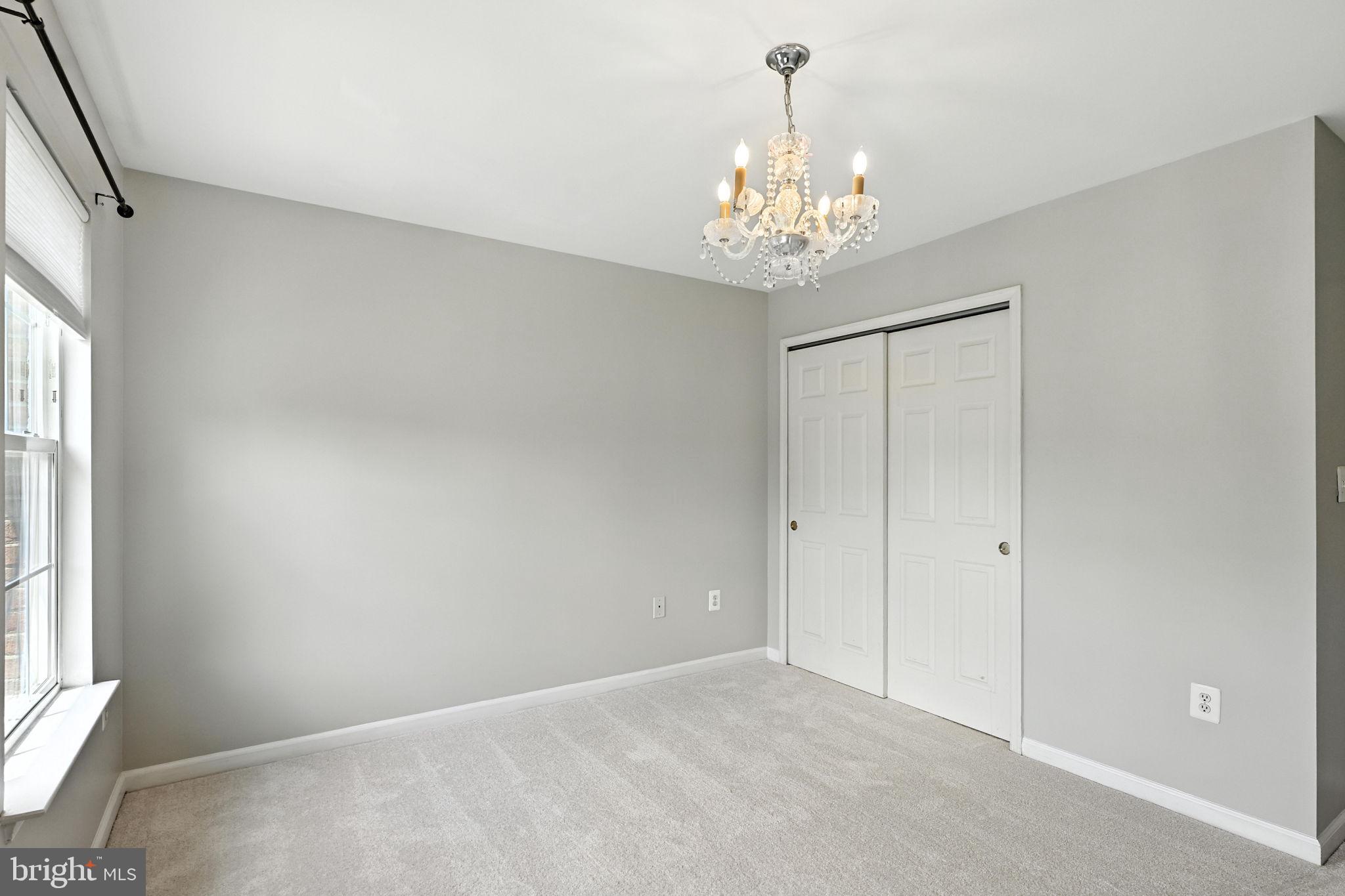 TOWNES AT FAIR LAKES GLEN - Residential