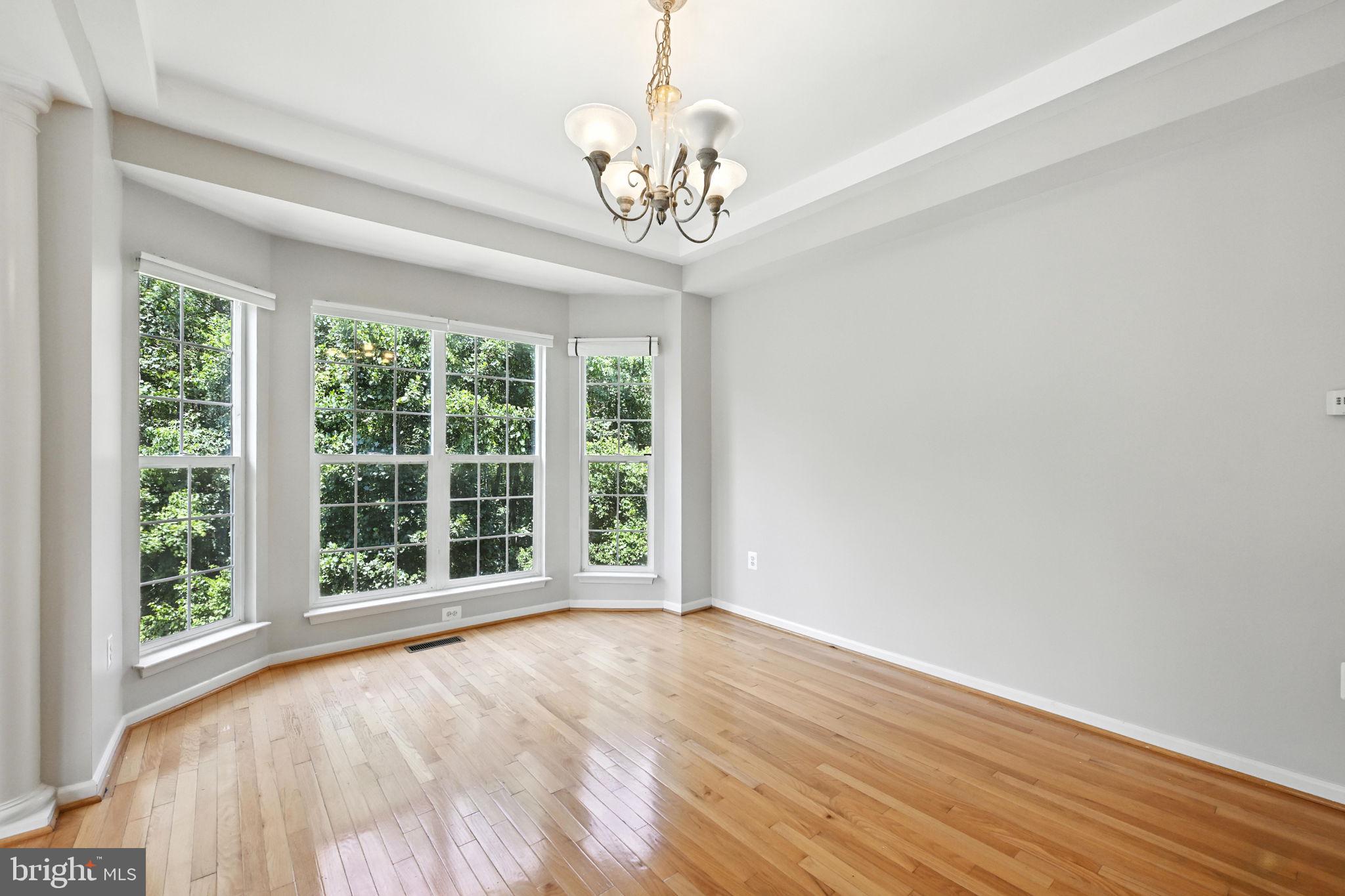 TOWNES AT FAIR LAKES GLEN - Residential