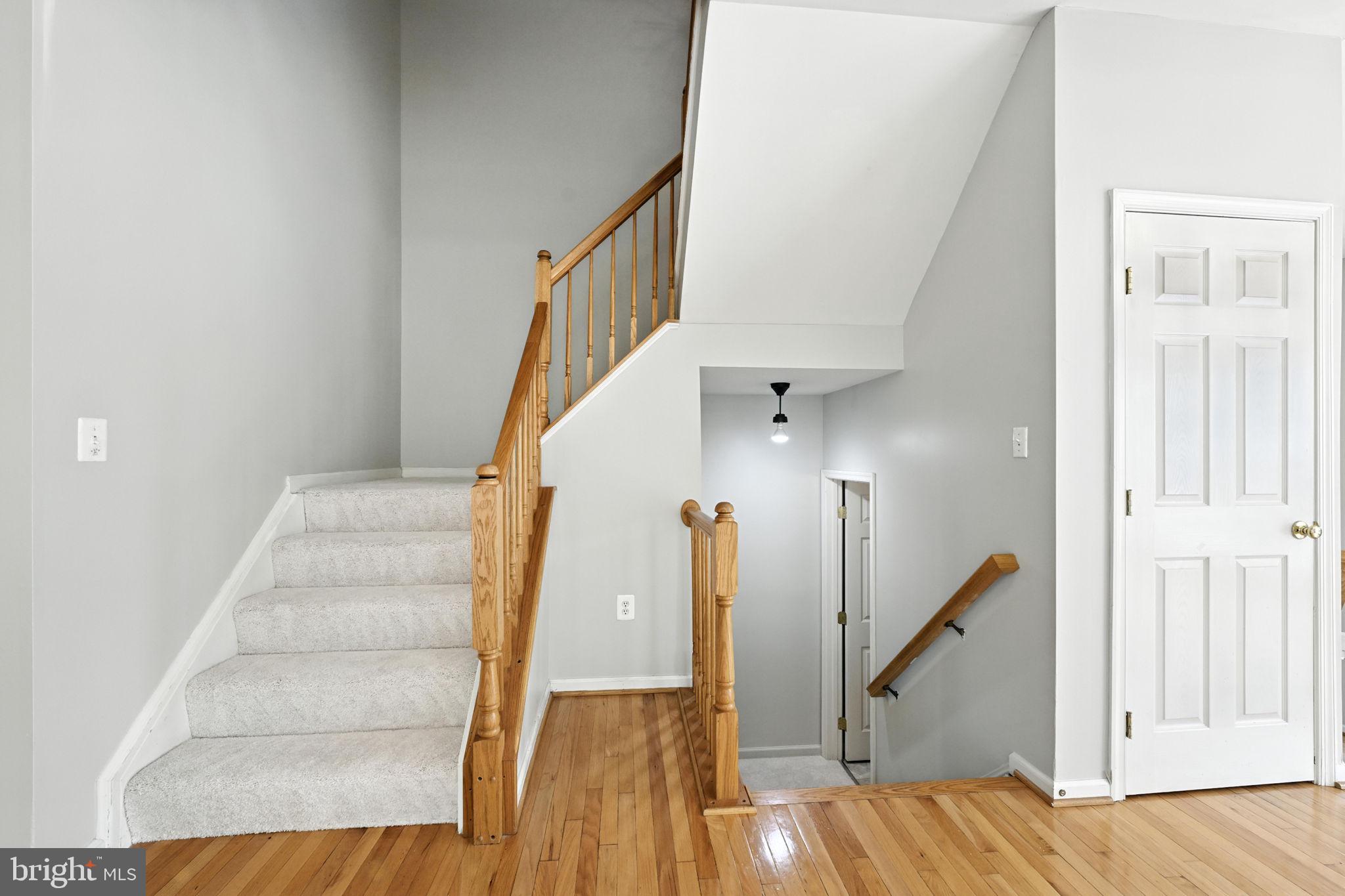 TOWNES AT FAIR LAKES GLEN - Residential