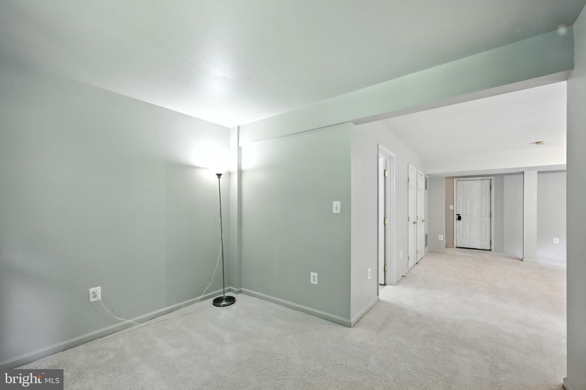 TOWNES AT FAIR LAKES GLEN - Residential