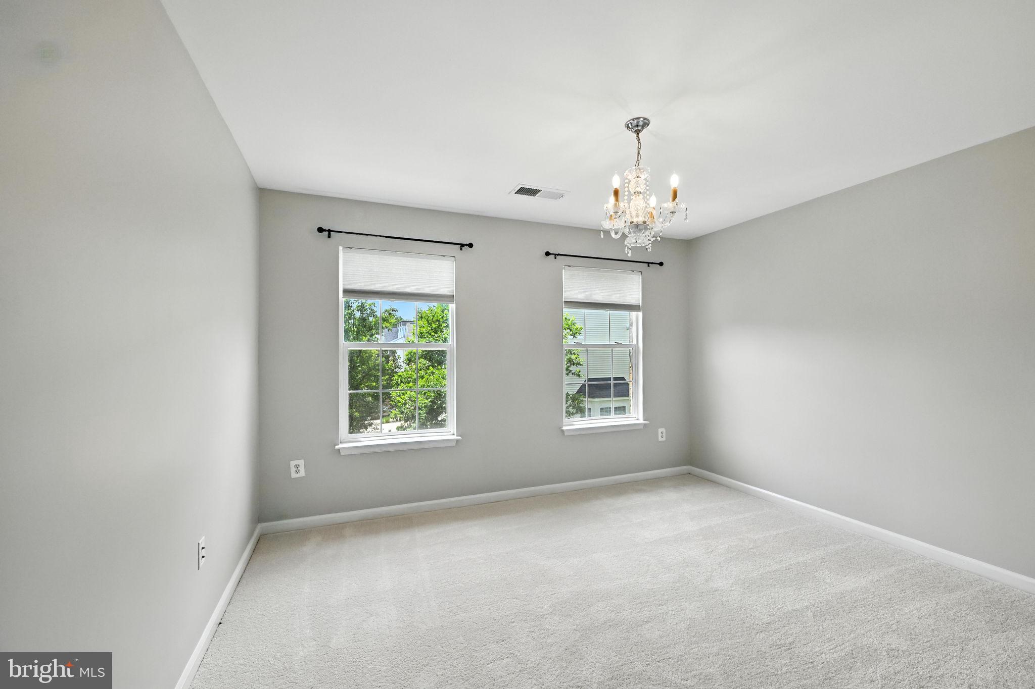 TOWNES AT FAIR LAKES GLEN - Residential