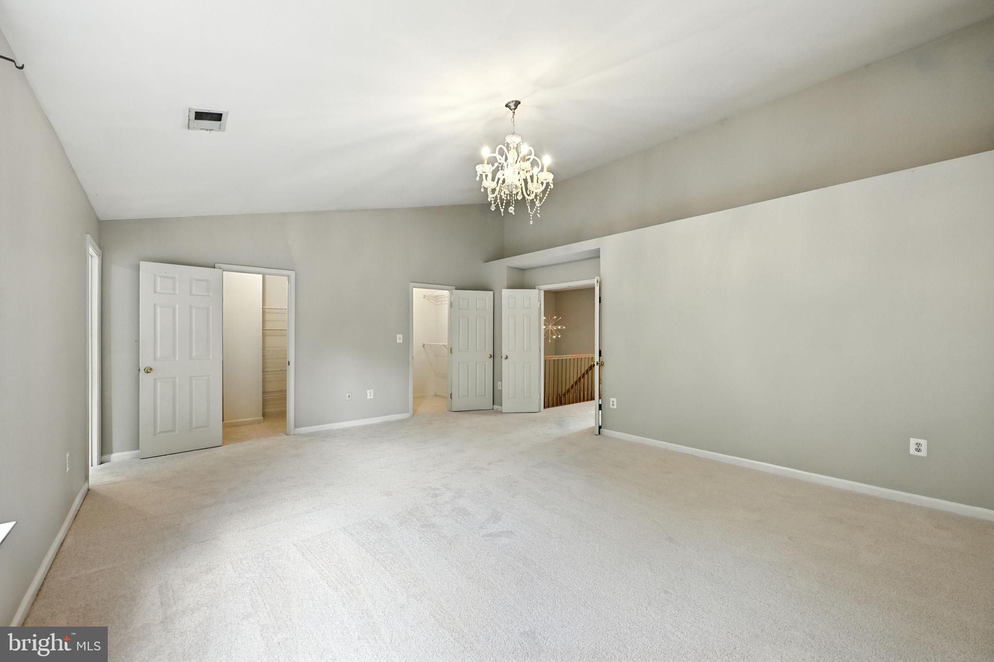 TOWNES AT FAIR LAKES GLEN - Residential