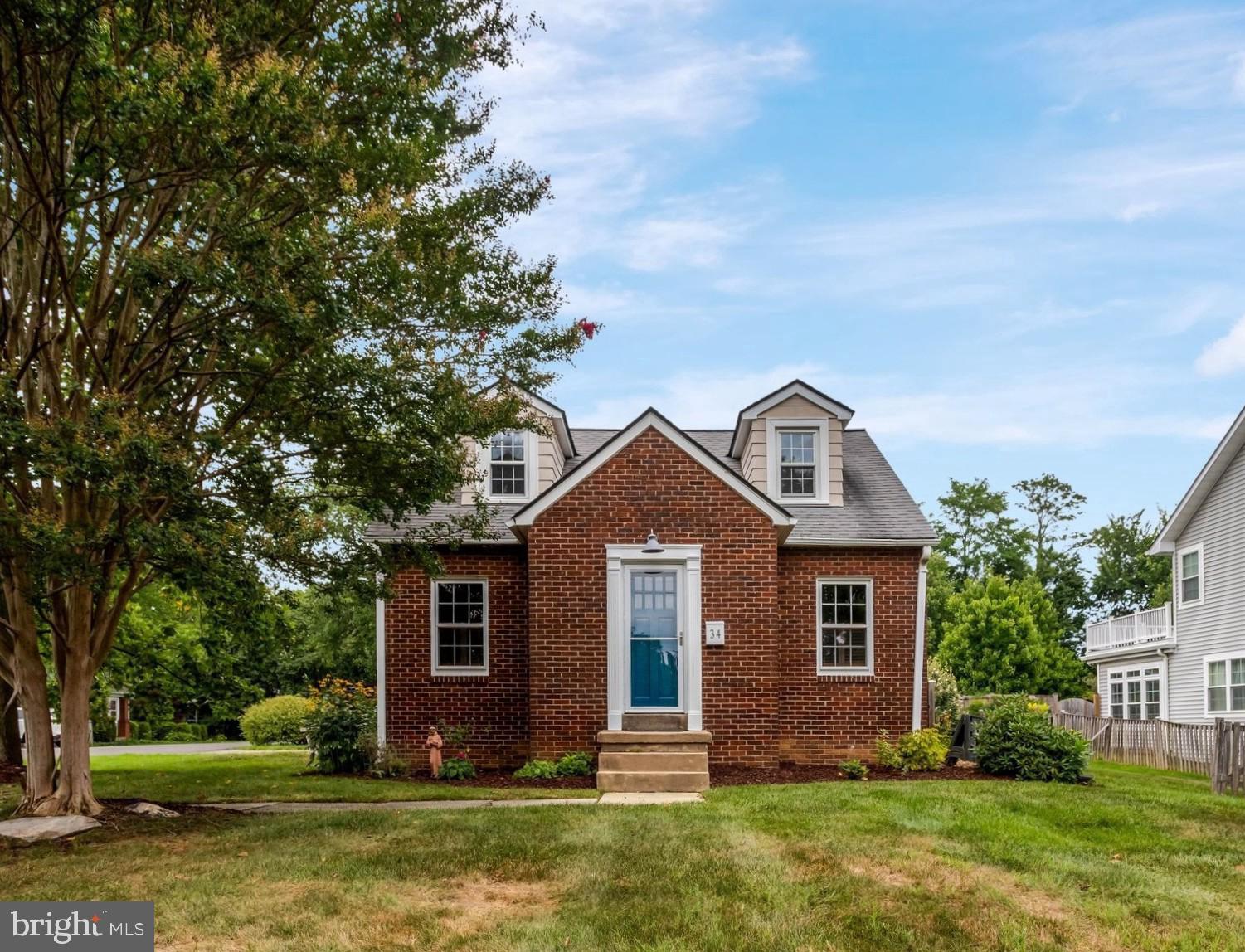 34 S PERSHING DRIVE