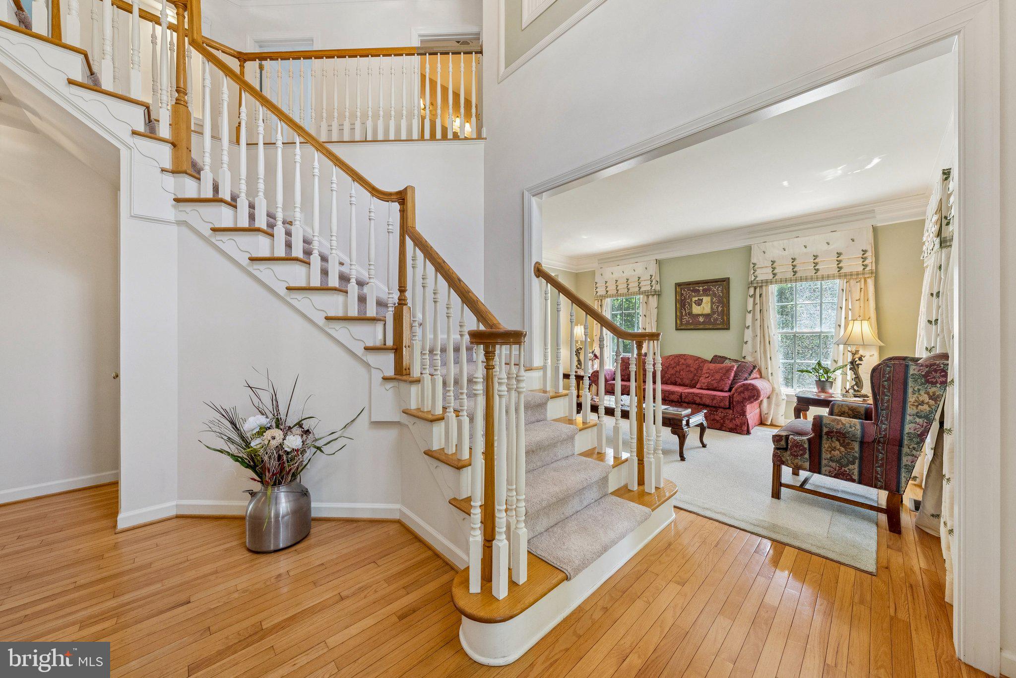 1719 WORTHY COURT