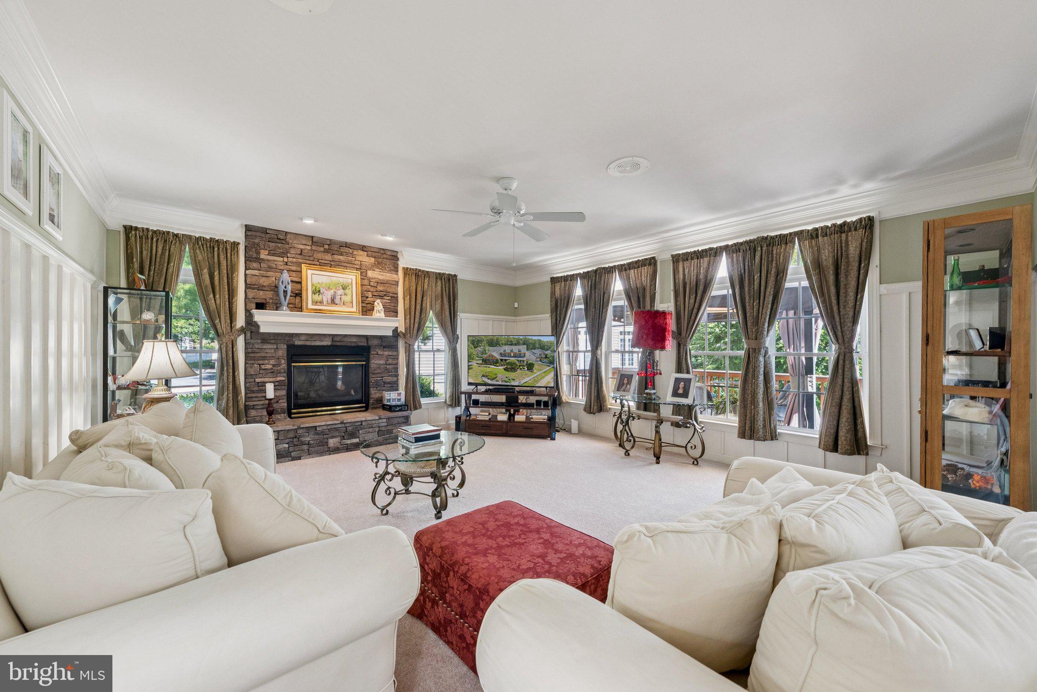 1719 WORTHY COURT