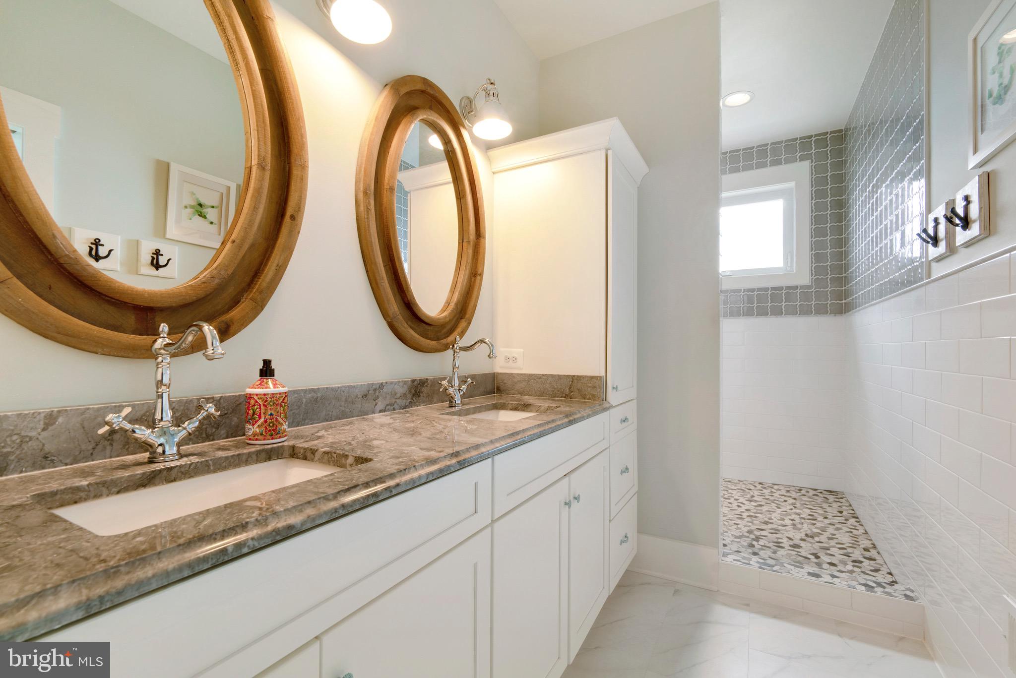 LONG POINT - Residential