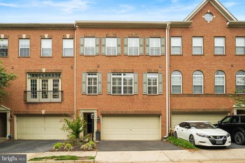 Photo of 7366 Stream Bluff Way, SPRINGFIELD, VA 22153 (MLS # VAFX2309262)