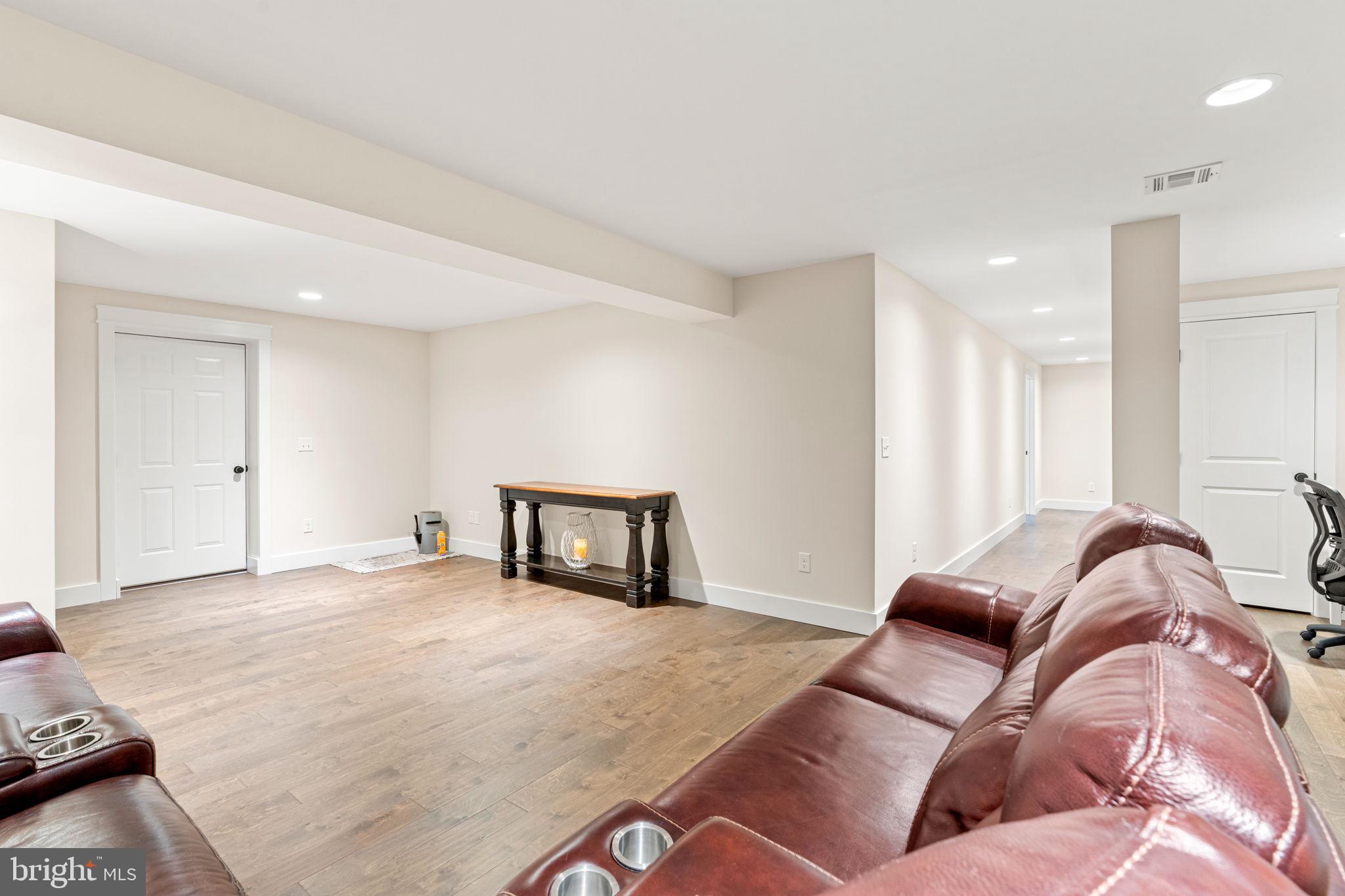 CHANTICLEER - Residential