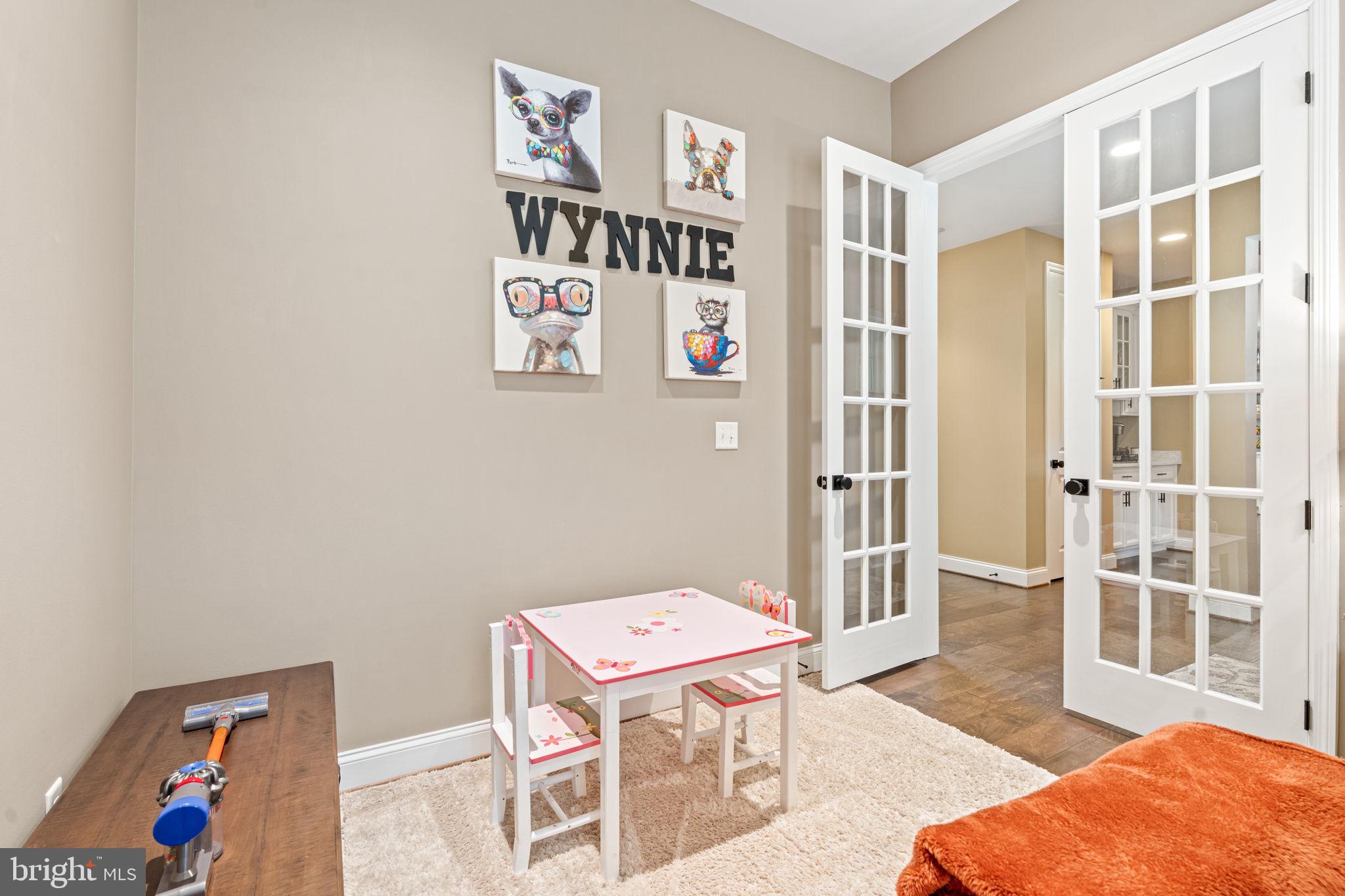 CHANTICLEER - Residential