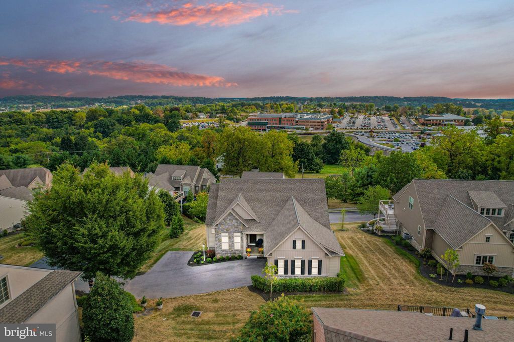 Photo of 102 Maribel Lane, YORK, PA 17403 (MLS # PAYK2089620)