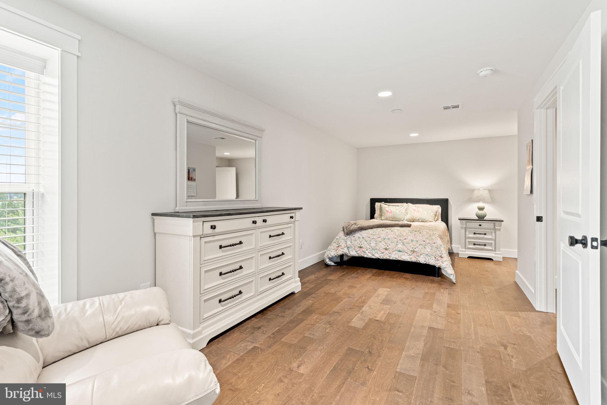 CHANTICLEER - Residential