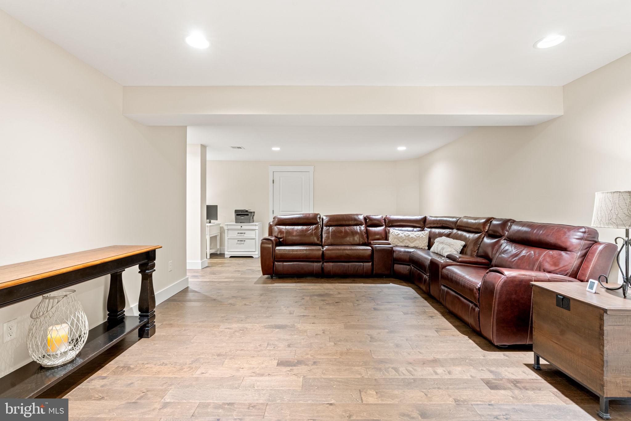 CHANTICLEER - Residential