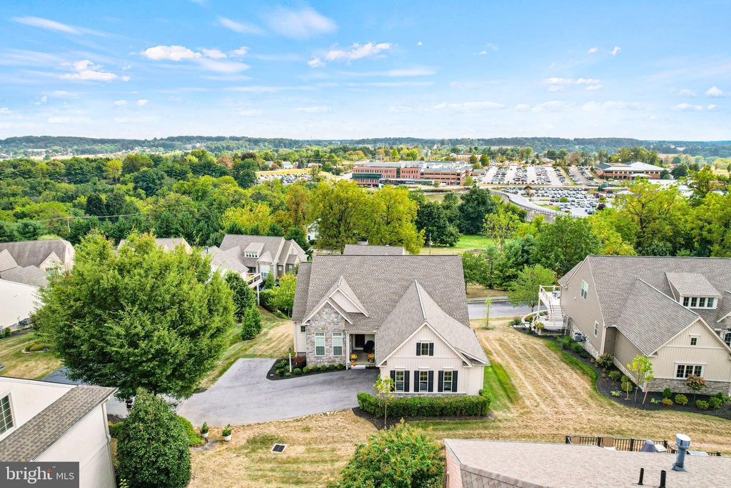 Photo of 102 Maribel Lane, YORK, PA 17403 (MLS # PAYK2089620)