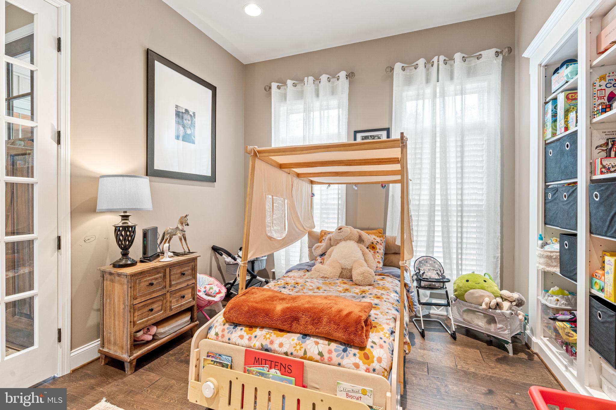 CHANTICLEER - Residential