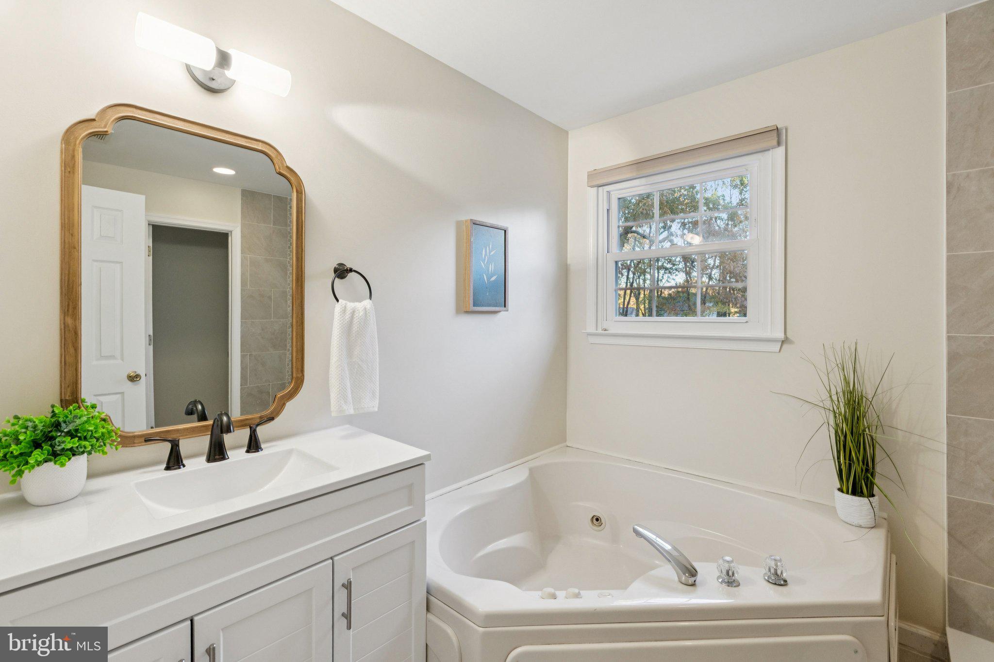 DEALE BEACH - Residential