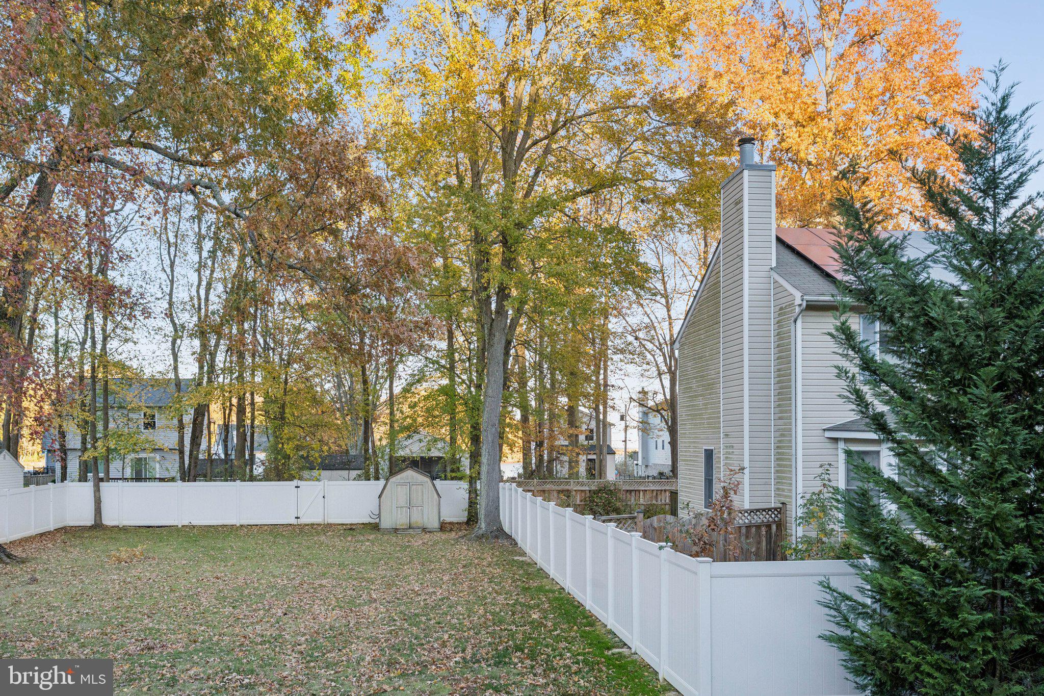 DEALE BEACH - Residential