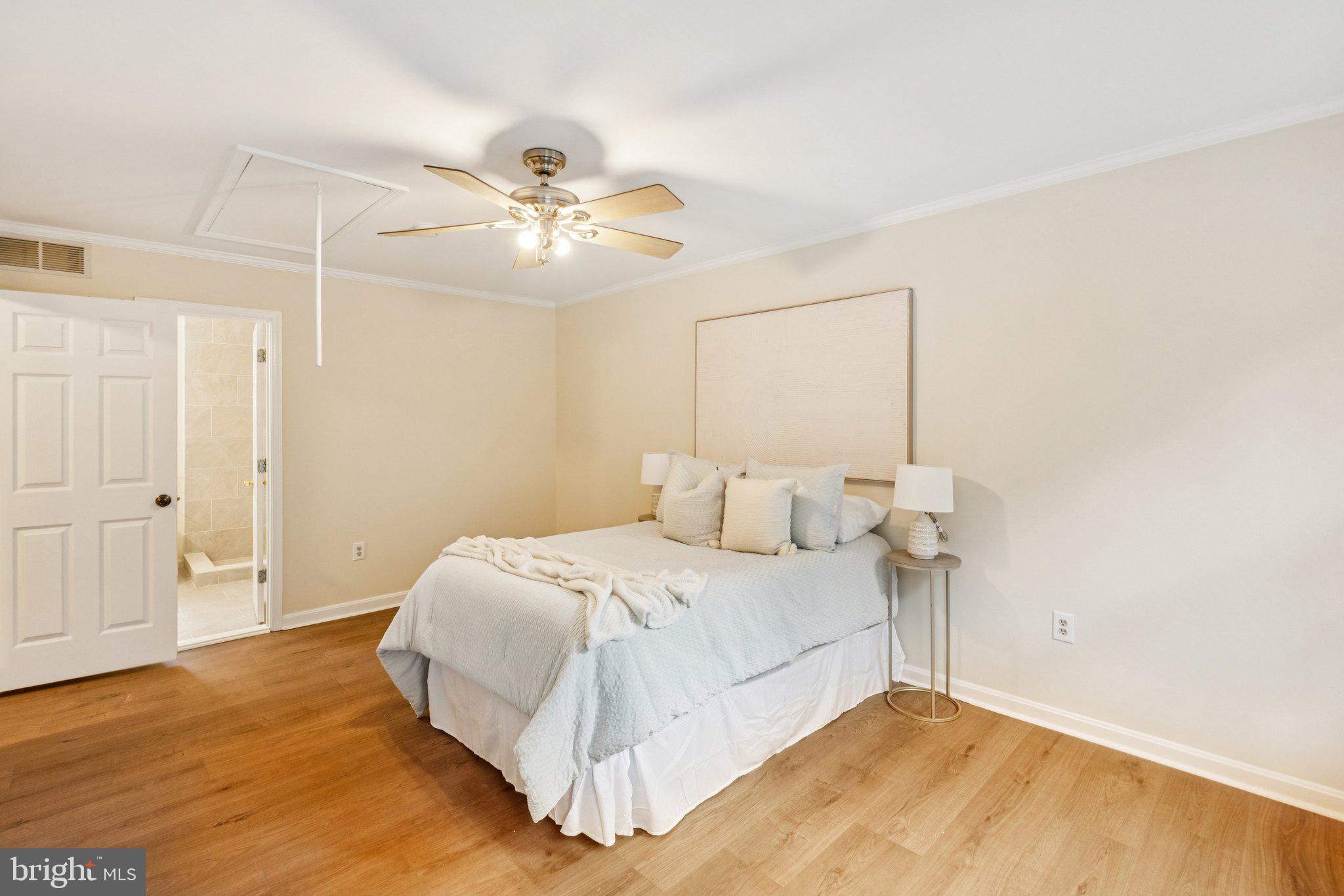 DEALE BEACH - Residential