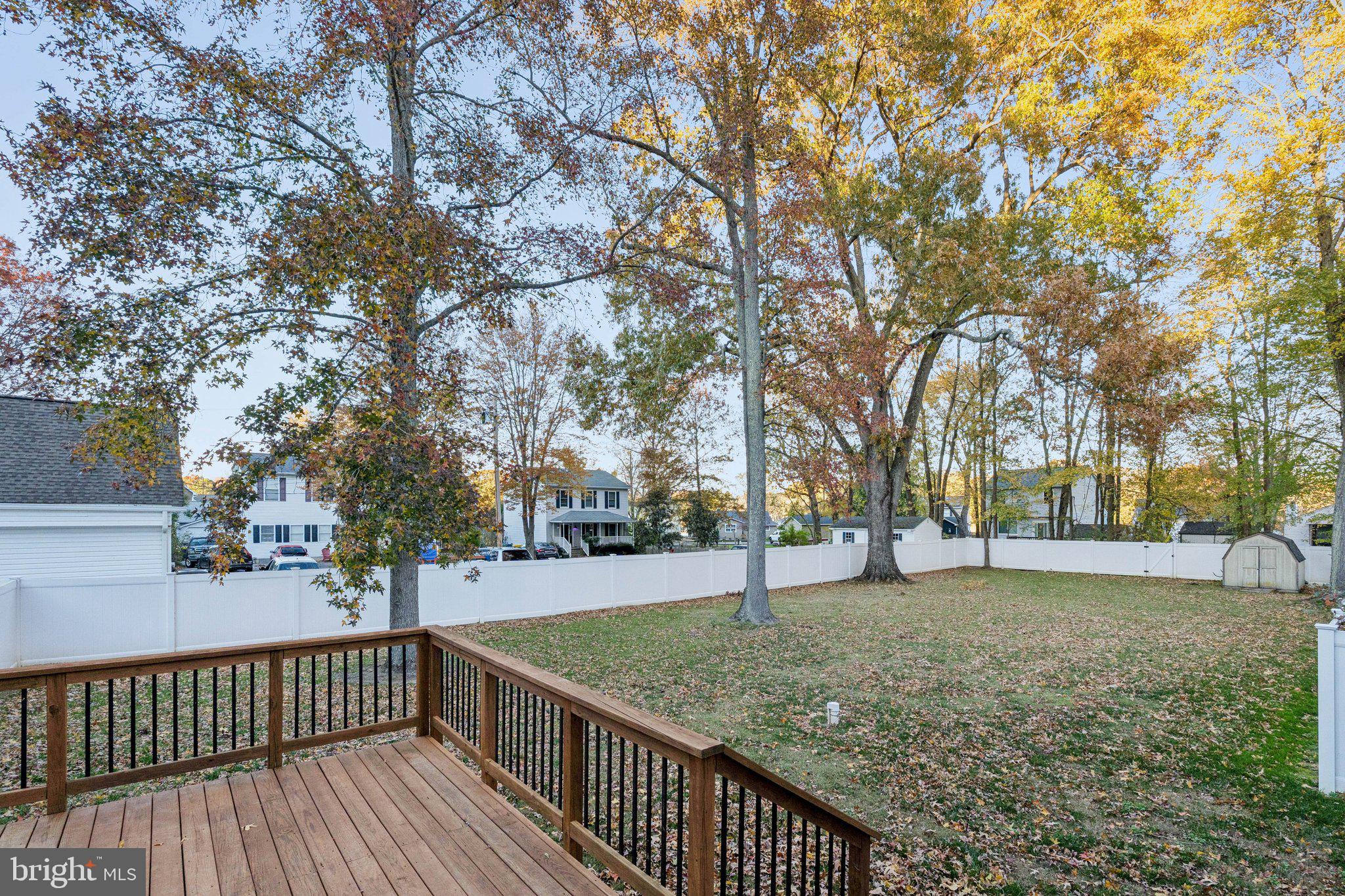 DEALE BEACH - Residential