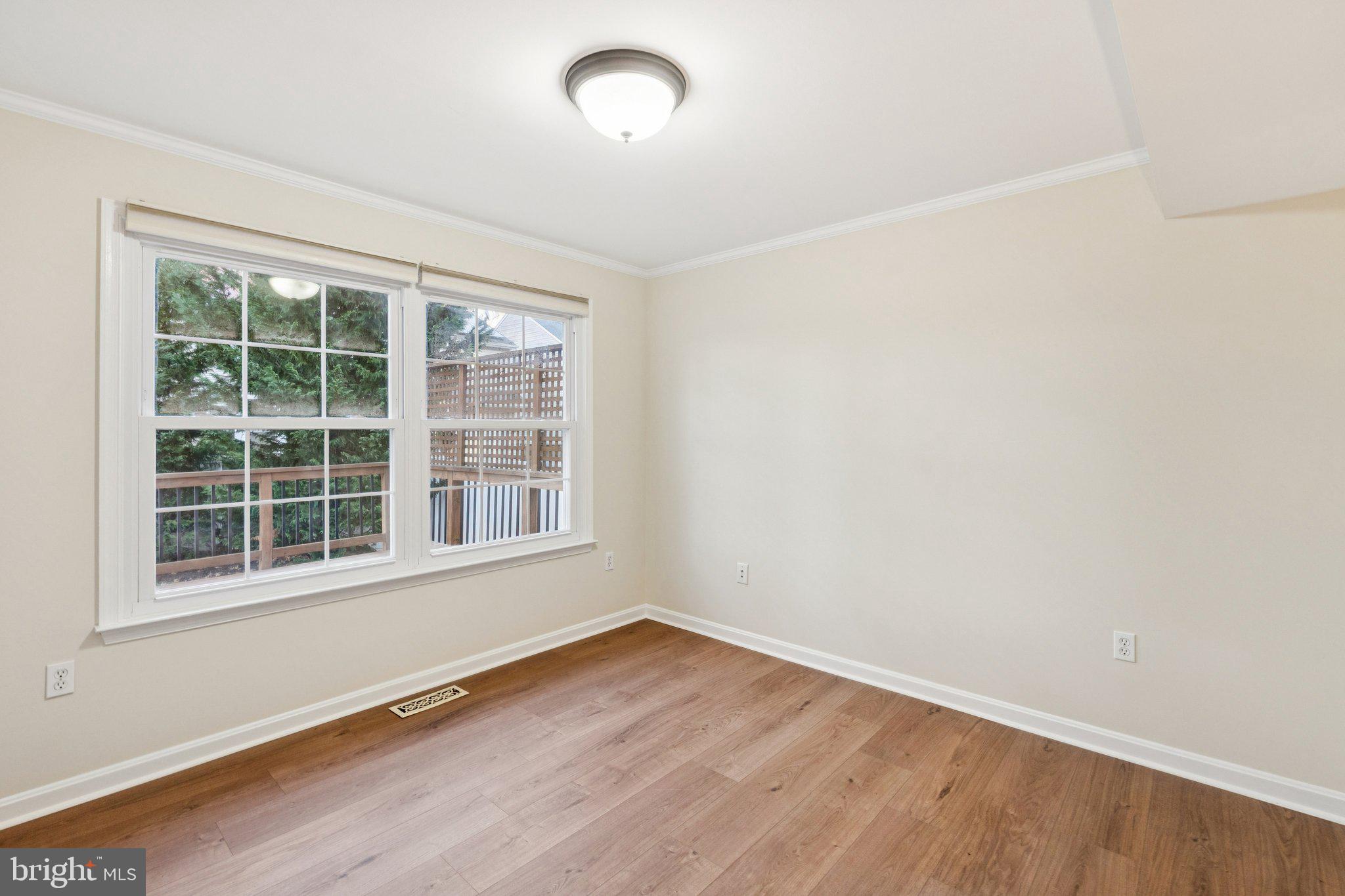 DEALE BEACH - Residential