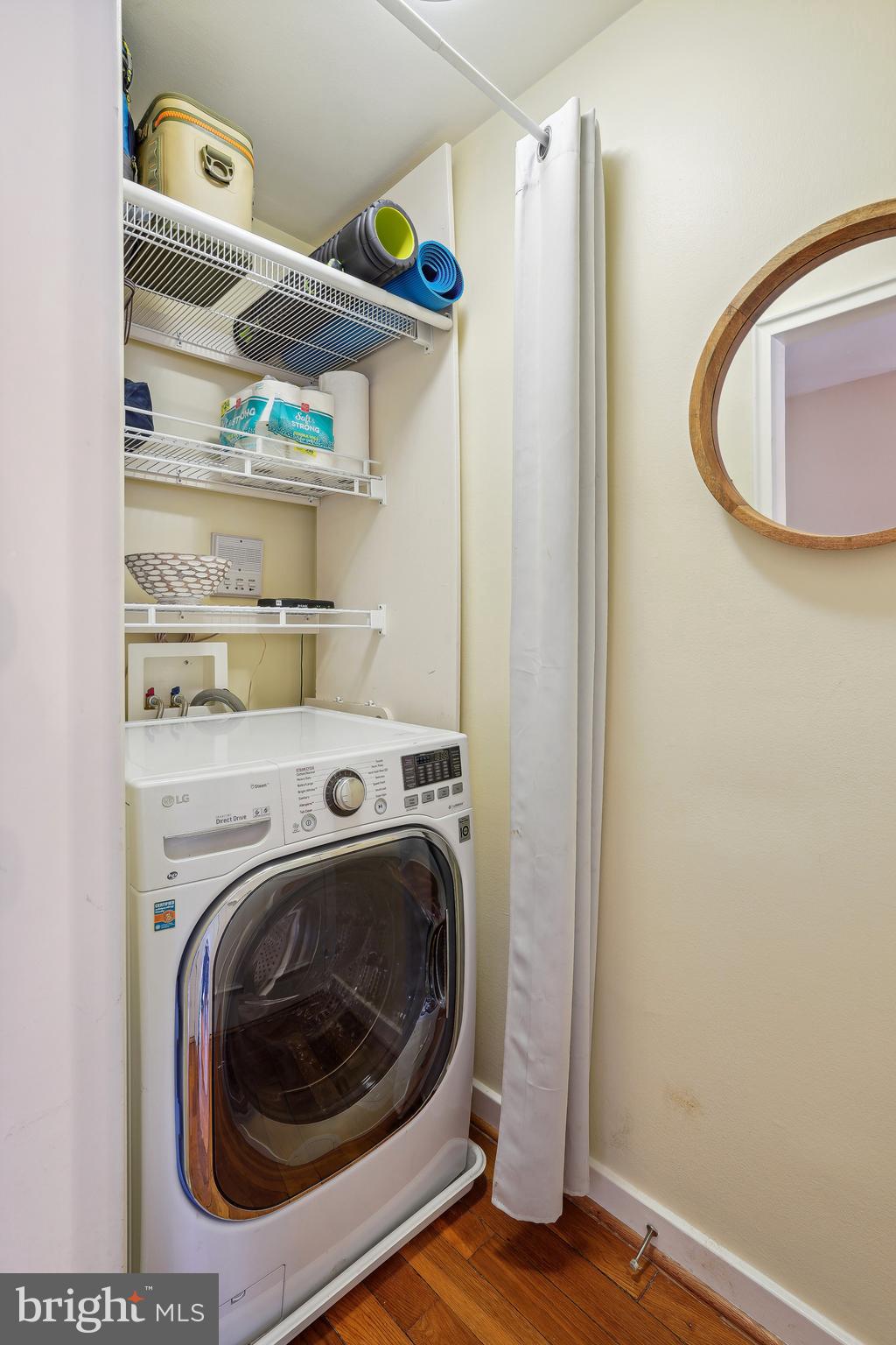 ARLINGTON OAKS - Residential Lease