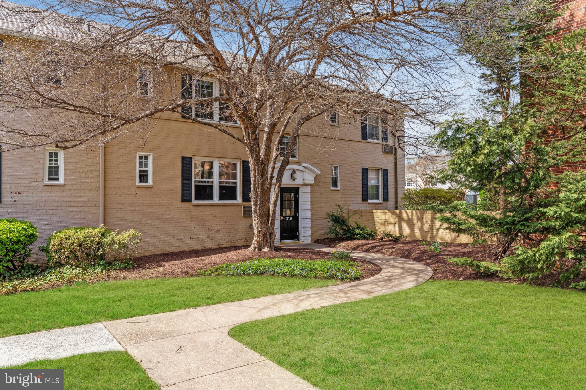 ARLINGTON OAKS - Residential Lease