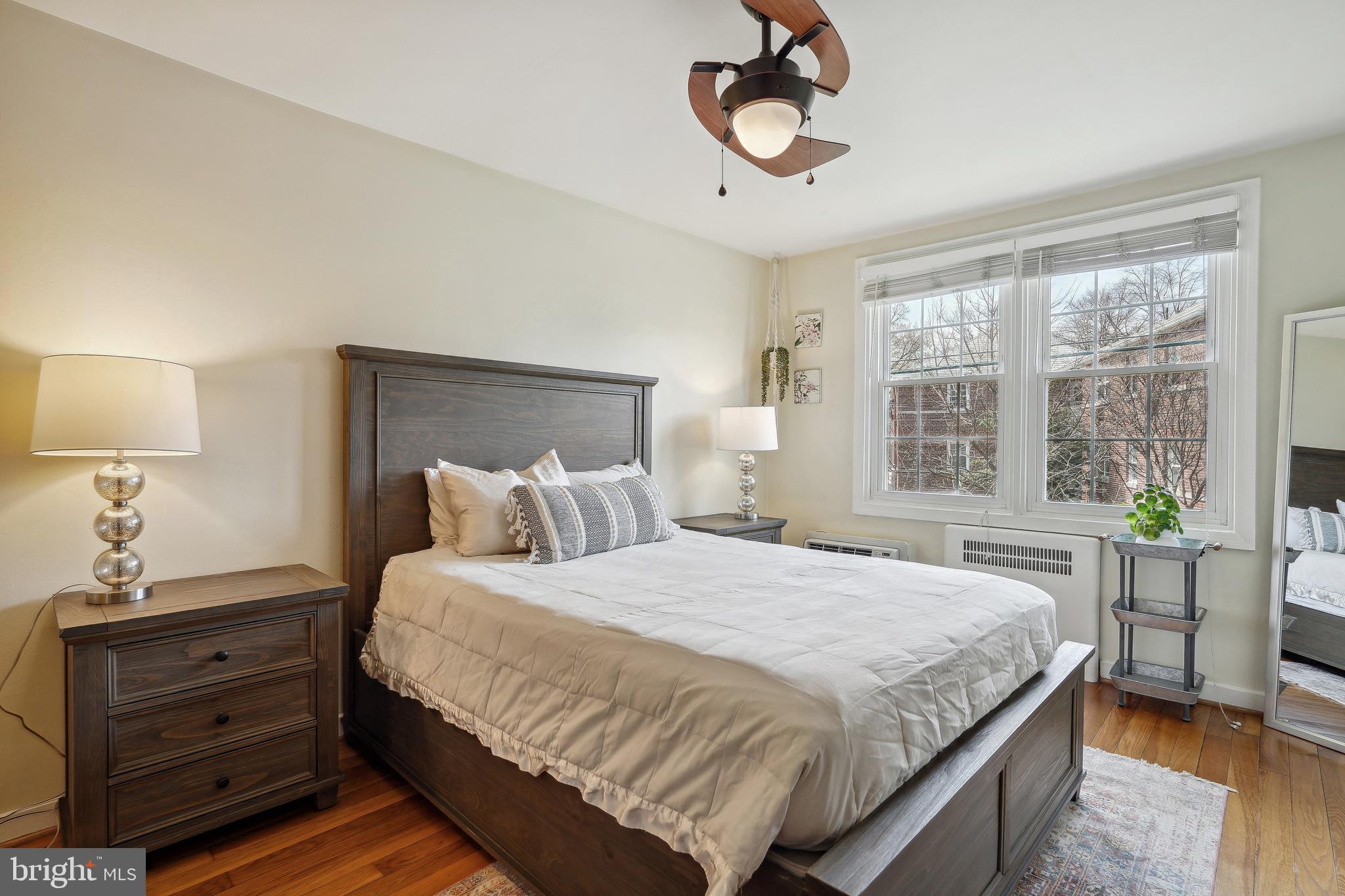 ARLINGTON OAKS - Residential Lease