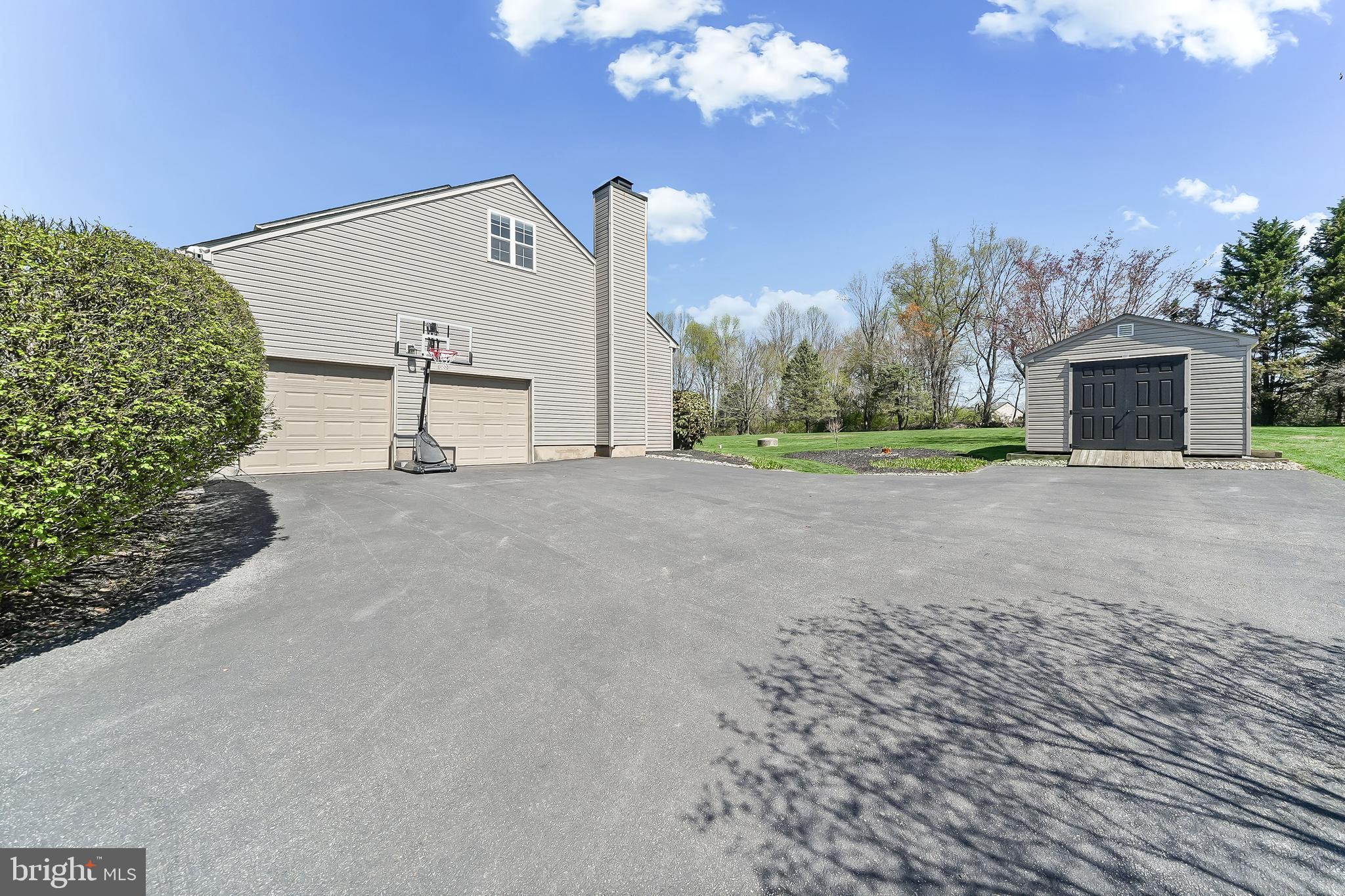 LANDENBERG HUNT - Residential