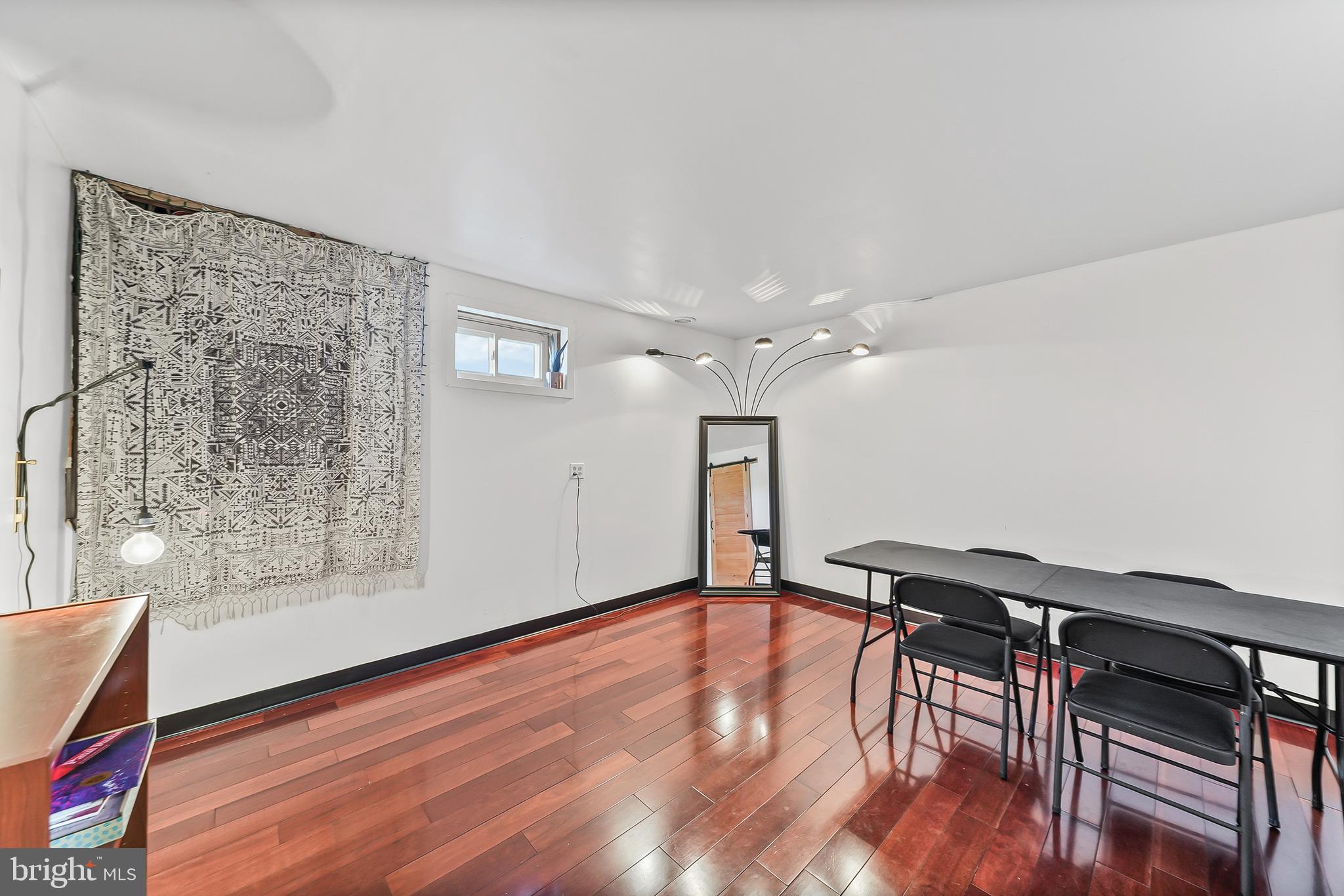 LANDENBERG HUNT - Residential