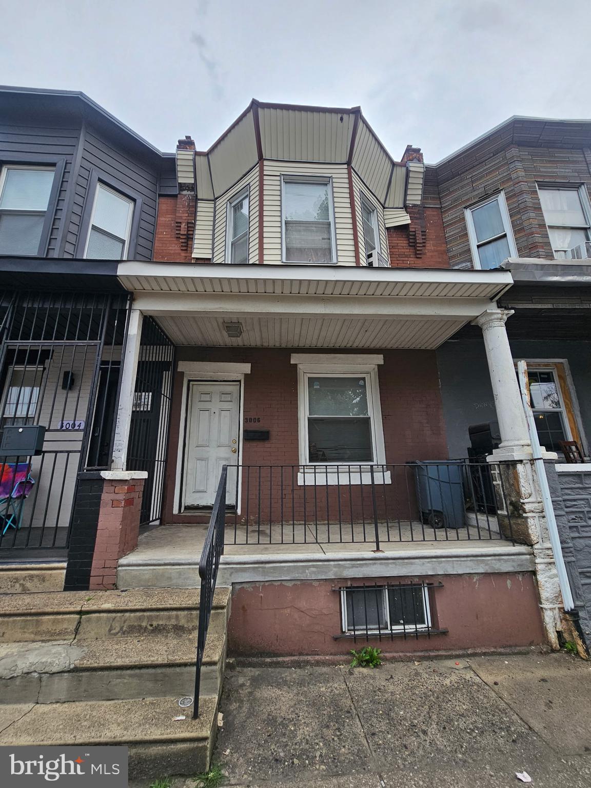 Charming 2-Bedroom Home in Upper Kensington! Welcome to 3006 B St—a well-maintained, move-in ready home featuring 2 bedrooms, 1 full bath. This cozy brick-front property offers 800 sq ft of living space with a clean, updated interior. Perfect for first-time buyers or investors looking for a turnkey rental. Conveniently located near public transportation and local amenities.