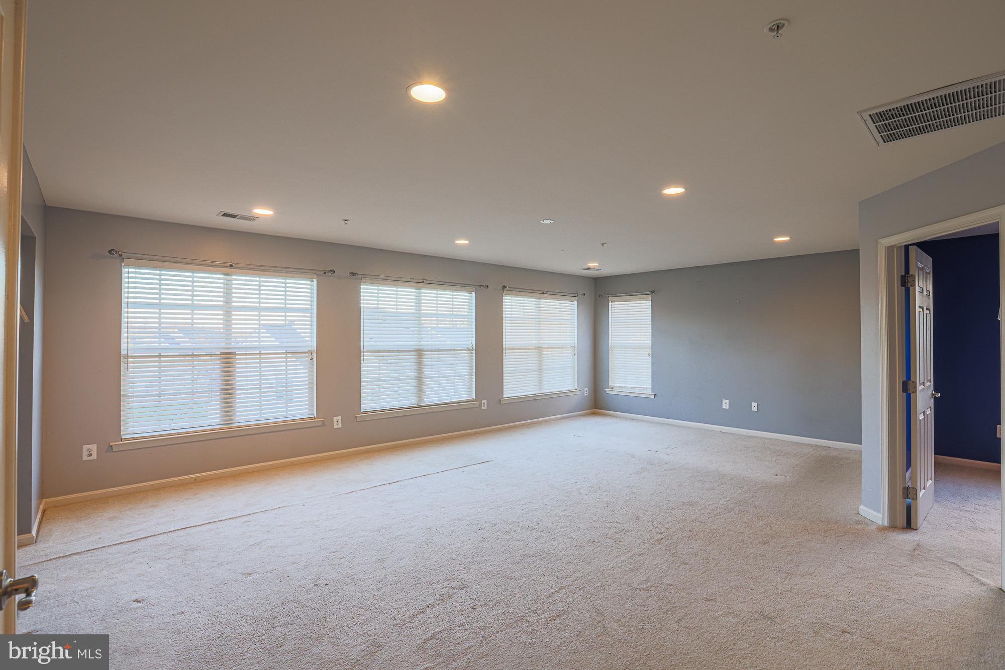 THE PARKE AT MOUNT WASHINGTON - Residential