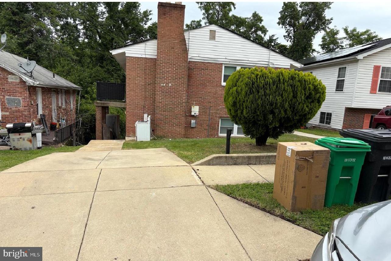 DEANWOOD PARK - Residential Lease