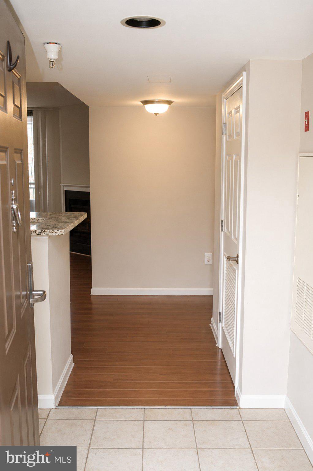 GALLERY AT WHITE FLINT - Residential