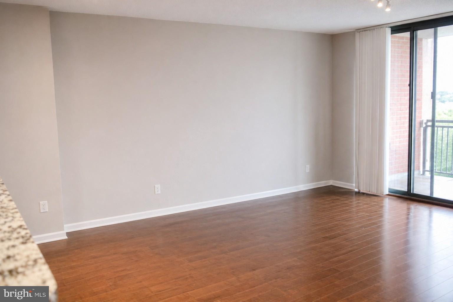 GALLERY AT WHITE FLINT - Residential