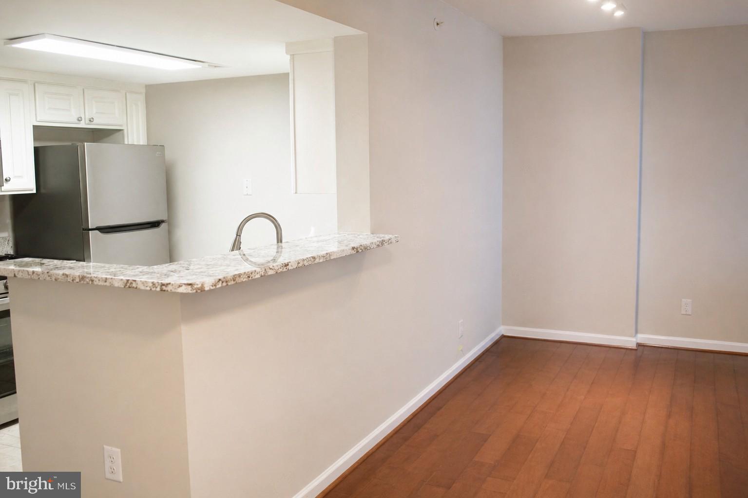 GALLERY AT WHITE FLINT - Residential