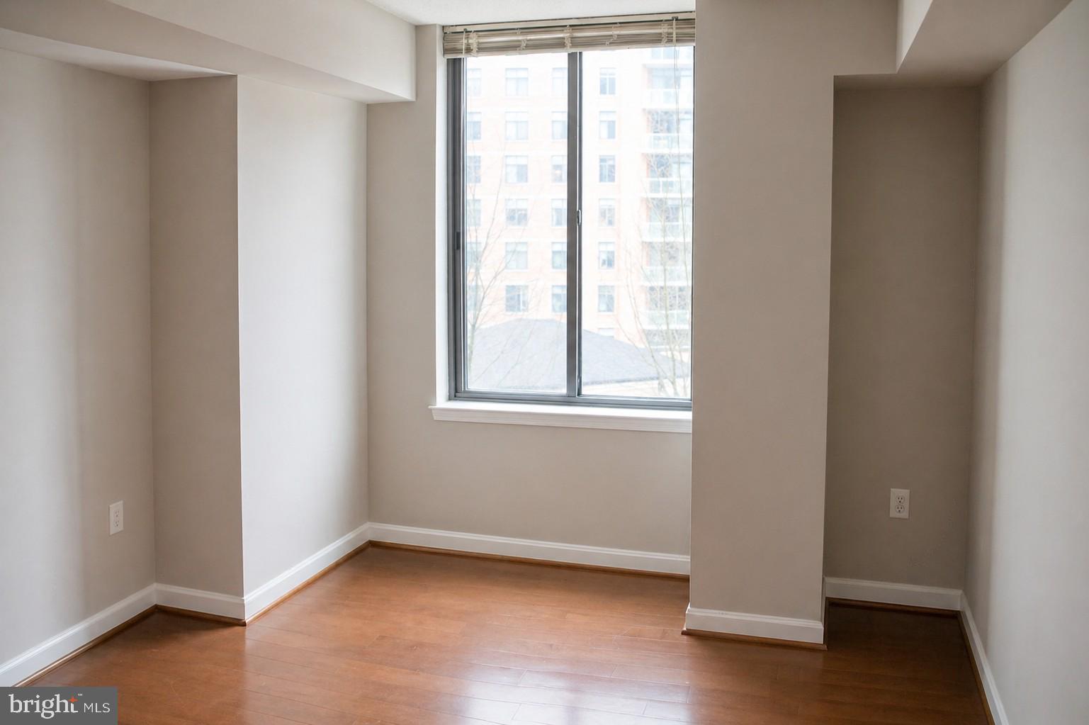GALLERY AT WHITE FLINT - Residential