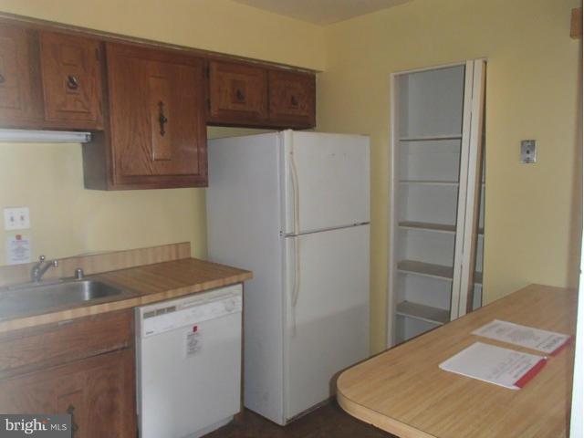 TWELVE TREES - Residential