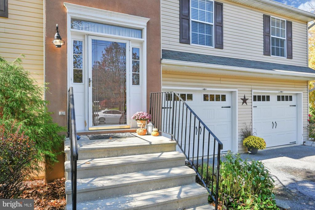 Photo of 207 KATIE LN, QUARRYVILLE, PA 17566 (MLS # PALA2027210)