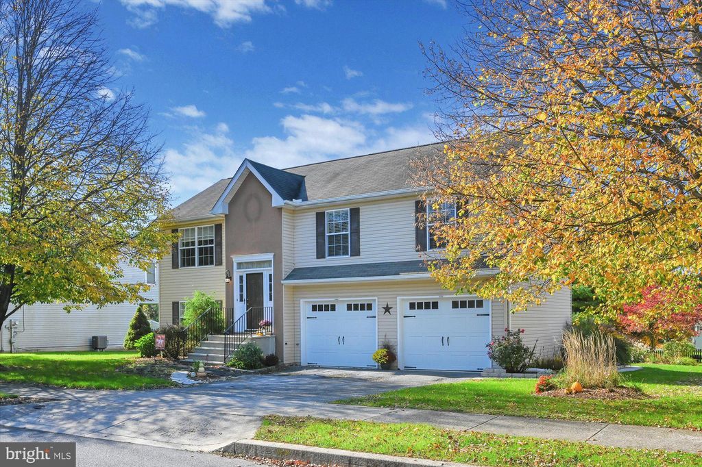 Photo of 207 KATIE LN, QUARRYVILLE, PA 17566 (MLS # PALA2027210)