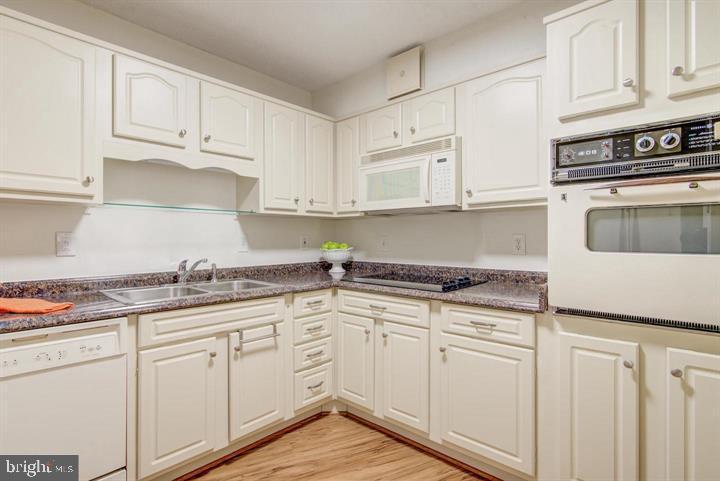 5902 MOUNT EAGLE DRIVE 403