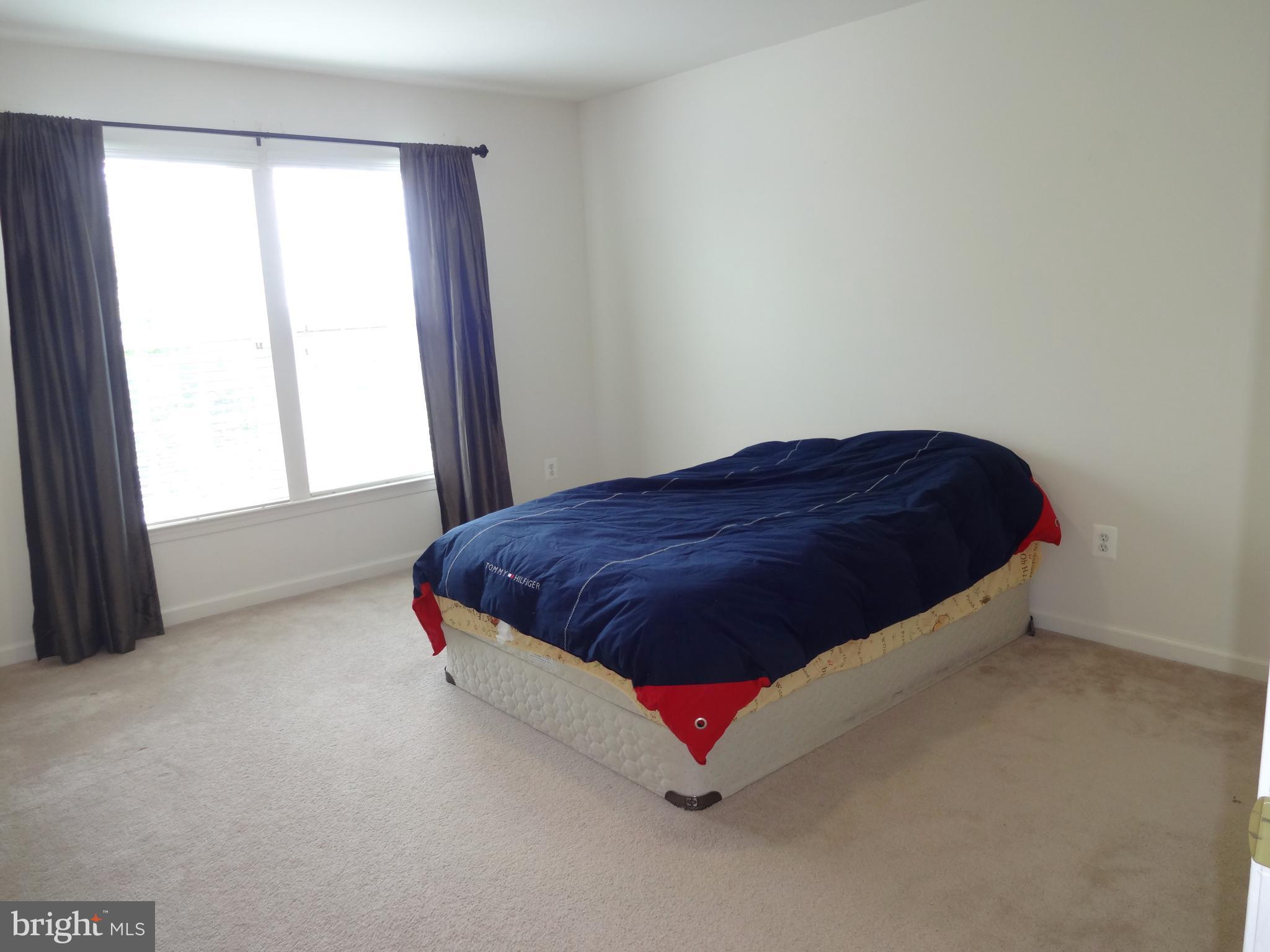 NEW TOWN MEADOWS - Residential Lease